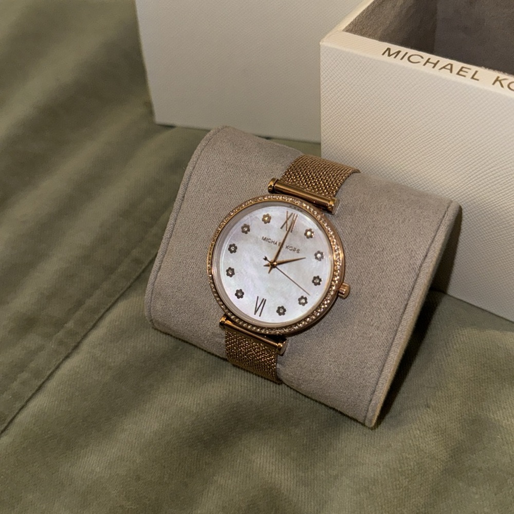 NWOT Michael Kors MK4531 Ladies Maisie Mesh Watch - Picture 2 of 5